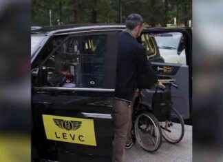 London Black Cabs Transport Sick Children to Disneyland for Magical Trip news-22092024-011655