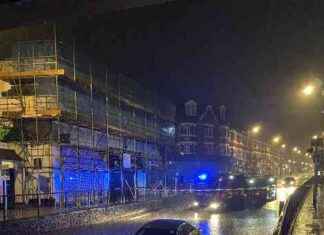 Firefighters overwhelmed as flood victims flood emergency services news-23092024-161337