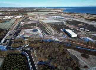 UK Data Centre Investment Reaches £10bn, Starmer Declares UK ‘Open for Business’ news-26092024-005816