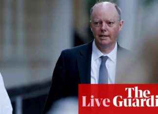 Chris Whitty: Lack of ICU Capacity in UK Was Political Choice news-26092024-181729