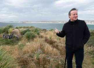 Future of Falklands Uncertain Amid Chagos Islands Deal Backlash news-04102024-213853