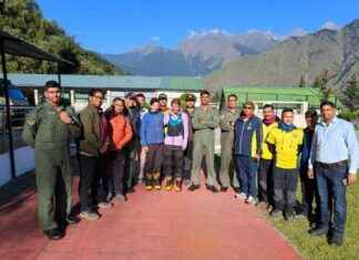 Rescue Operation Saves British Climber Stranded in Indian Himalayas for 3 Days news-06102024-155702