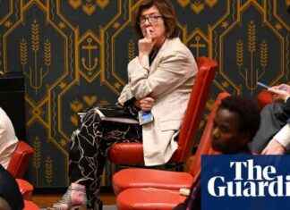 Keir Starmer announces reshuffle following Sue Gray’s departure news-07102024-035910