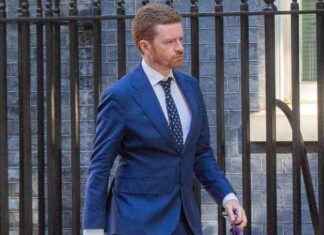 Meet Morgan McSweeney: Labour’s New Chief of Staff Replacing Sue Gray news-07102024-160344