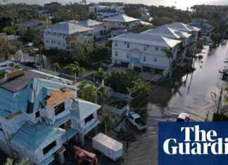 Recovery Efforts Resume After Hurricane Milton Amid Political Controversy news-11102024-172049