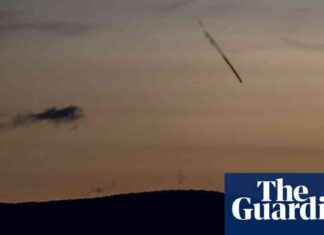 Rare Comet Visible in UK Skies This Weekend news-12102024-052519