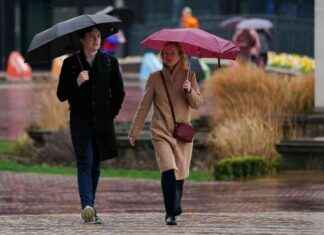 Yellow Weather Warnings Issued as Temperatures Rise to 22C: Latest Update news-15102024-145402