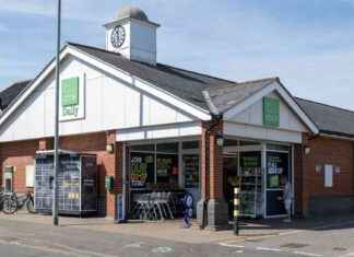 Research reveals excessive use of plastic in UK supermarkets news-17102024-153530