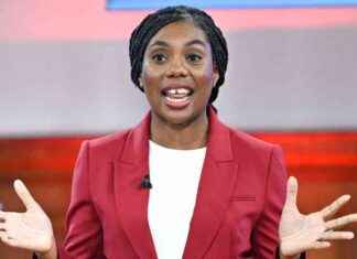Kemi Badenoch Receives Vote from Ex-Tory Chair Who Criticized Party for Islamophobia news-19102024-223054