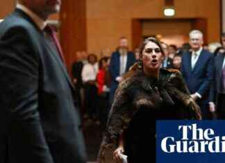 King Charles Heckled by Indigenous Senator Lidia Thorpe at Australia’s Parliament House: A Controversial Encounter news-21102024-103834