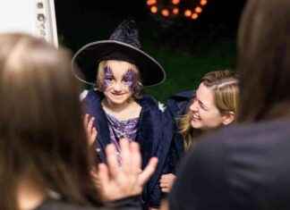 UK’s First BSL-Inclusive Street for Deaf Children’s Halloween Fun news-21102024-164135