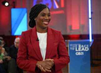 Kemi Badenoch Criticizes Boris Johnson’s Partygate Fines news-22102024-231737