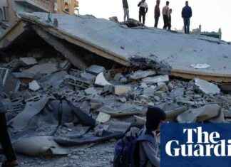 Israeli Airstrikes Kill 72 in Gaza: Devastation and Loss news-25102024-233753