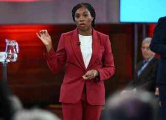 Kemi Badenoch Reveals the Consequences of Not Cooperating: ‘If You Don’t Play Ball, They’ll Come After You’ news-26102024-180942