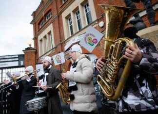 How Brass Bands in Britain Contributed to Winning Wars: A Revealing Study news-30102024-064610