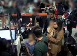 CCTV Footage Captures Sara Sharif’s Family at Heathrow Airport Prior to Tragic Discovery news-01112024-063147