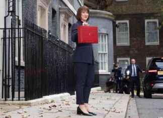 Reeves Faces Backlash Over National Insurance Hike news-01112024-183833