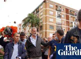 Spanish King and Prime Minister Face Mud and Insults in Flood-Hit Town news-03112024-202901