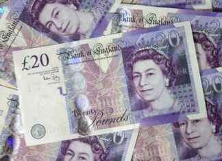 Cash Gifts Preferred by Parents for Children, Study Finds news-04112024-172106