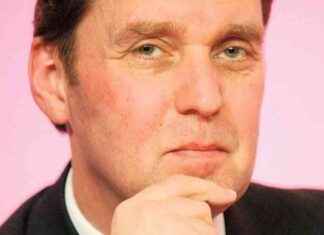 The NHS Faces Urgent Crisis, Warns Labour Health Advisor news-09112024-041825