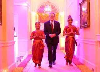 Downing Street apologizes for serving meat and alcohol at Diwali celebration news-16112024-062450