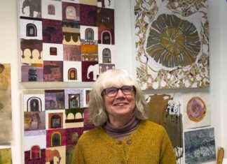 Captivating Solo Art Exhibition at Stockley Park by Talented Artist news-17112024-002610