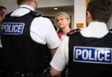 Overhaul Plan by Yvette Cooper to Boost Police Confidence news-19112024-064024