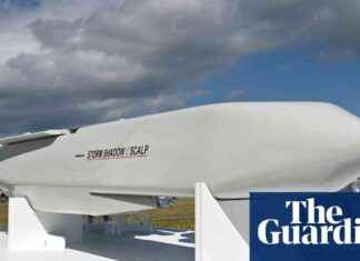 Ukraine Fires UK-Made Missiles into Russia: Sign of Escalating Conflict news-21112024-063606