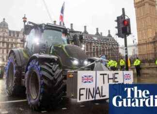 Rachel Reeves Stands Firm on Inheritance Tax for Farmers news-22112024-204159