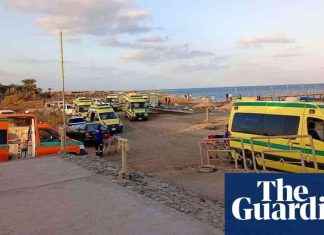 Tragic Incident: Four Bodies Found in Capsized Red Sea Tourist Boat, Nine Still Missing news-26112024-164129