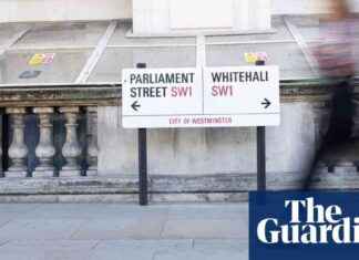 Ministers to Cut Over 10,000 Civil Service Jobs ministers-to-cut-over-10000-civil-service-jobs