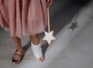 Cast of Amandaland: Who Are The Stars Behind This Hit Series?