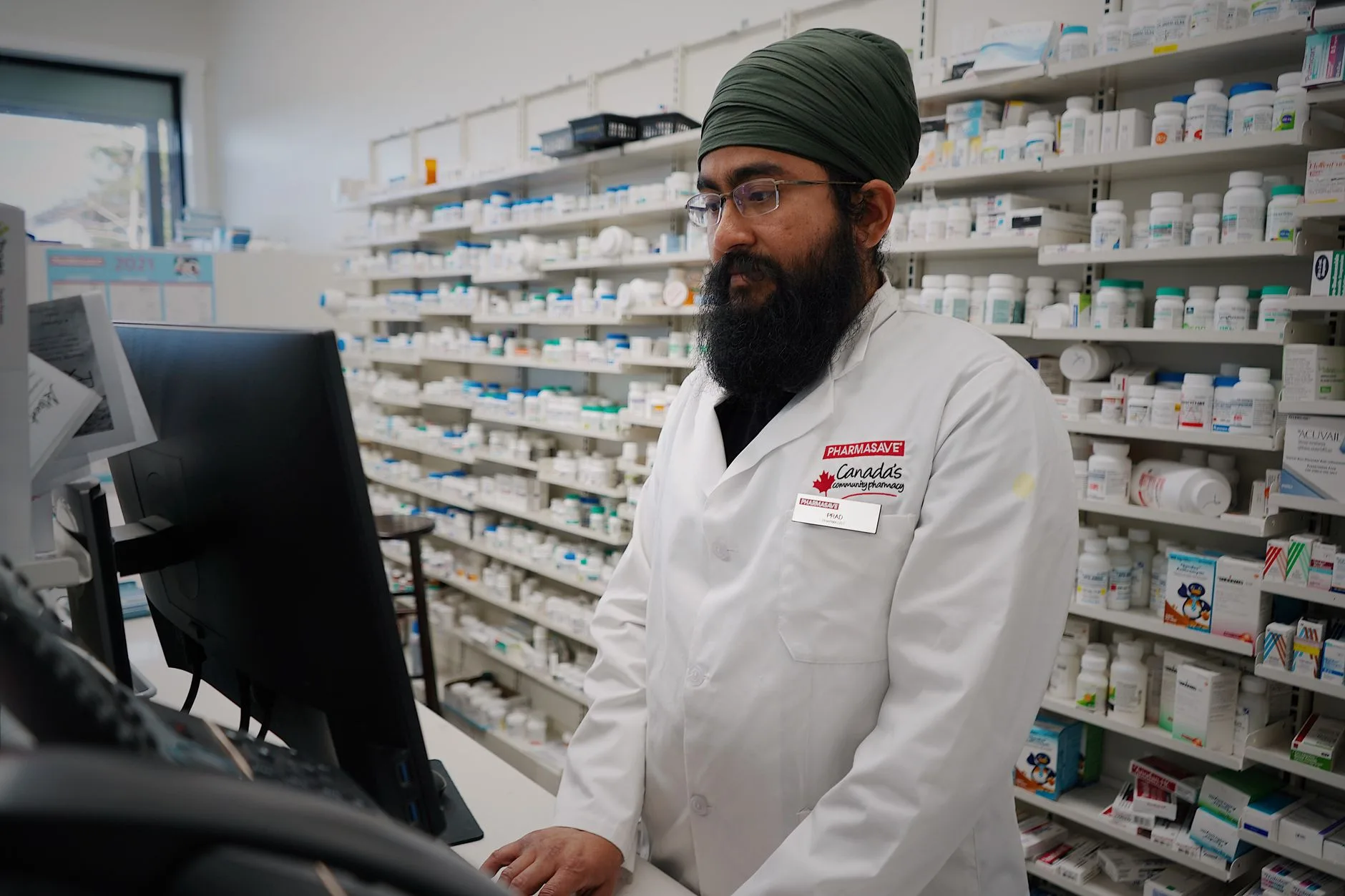 Stay Safe at Home: A Guide to Finding Your Nearest Pharmacist or Medical Help