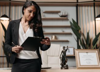 What Middle Eastern Law Firms Can Teach Us About Modern Office Discipline What Middle Eastern Law Firms Can Teach Us About Modern Office Discipline lifestyle